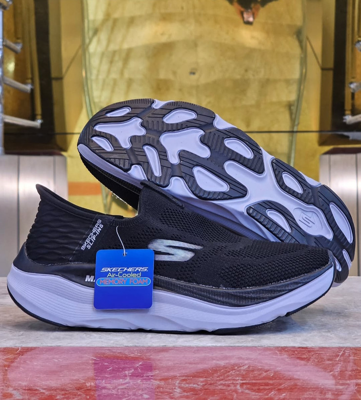 کتونی رانینگ و پیاده روی اسکیچرز / Skechers Slip Ins / اسلیپ طبی و سبک و راحت / سایز 40 تا 45 / فروش بصورت عمده و تک