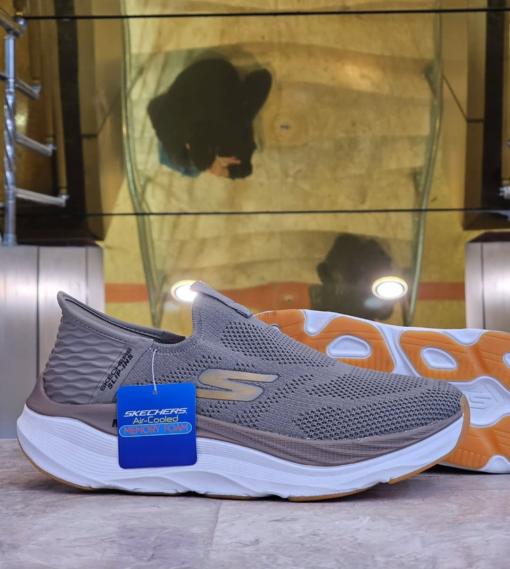 کتونی رانینگ و پیاده روی اسکیچرز / Skechers Slip Ins / اسلیپ طبی و سبک و راحت / سایز 40 تا 45 / فروش بصورت عمده و تک