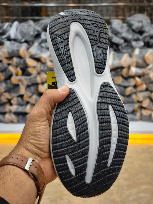 کتونی مردانه راحتی و پیاده روی اسکیچرز گوران / Skechers gorun / اسلیپ طبی و سبک و راحت / سایز 40 تا 45 / فروش بصورت عمده و تک