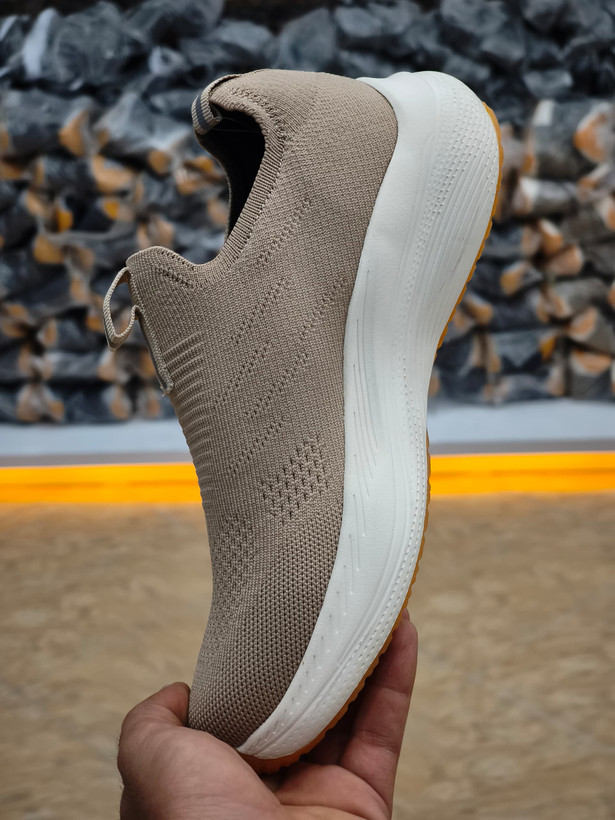کتونی مردانه راحتی و پیاده روی اسکیچرز گوران / Skechers gorun / اسلیپ طبی و سبک و راحت / سایز 40 تا 45 / فروش بصورت عمده و تک