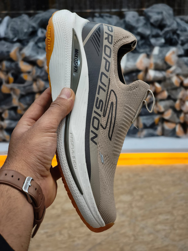 کتونی مردانه راحتی و پیاده روی اسکیچرز گوران / Skechers gorun / اسلیپ طبی و سبک و راحت / سایز 40 تا 45 / فروش بصورت عمده و تک