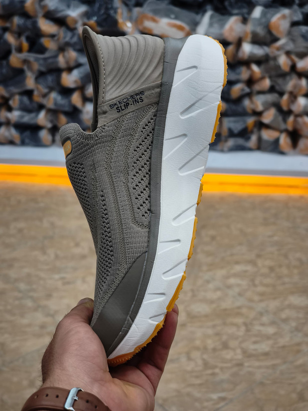 کتونی رانینگ و پیاده روی اسکیچرز / Skechers Slip Ins / اسلیپ طبی و سبک و راحت / سایز 40 تا 45 / فروش بصورت عمده و تک