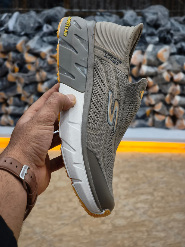 کتونی رانینگ و پیاده روی اسکیچرز / Skechers Slip Ins / اسلیپ طبی و سبک و راحت / سایز 40 تا 45 / فروش بصورت عمده و تک