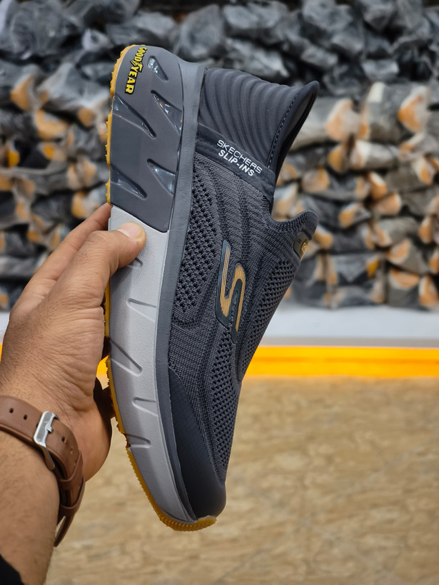 کتونی رانینگ و پیاده روی اسکیچرز / Skechers Slip Ins / اسلیپ طبی و سبک و راحت / سایز 40 تا 45 / فروش بصورت عمده و تک