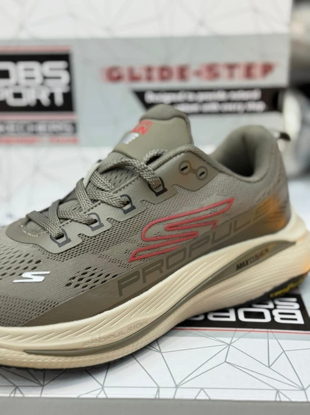 کتونی اسکیچرز سایز ۴۰ تا ۴۵ تنوع در ۴ رنگ جذاب وارداتی ویتنام .skechers max cushioning terminus sneaker