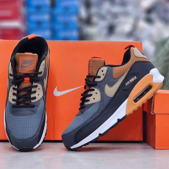 کتونی نایک ایرمکس سایز ۴۰ تا ۴۵ فروش بصورت عمده و تک Nike air max