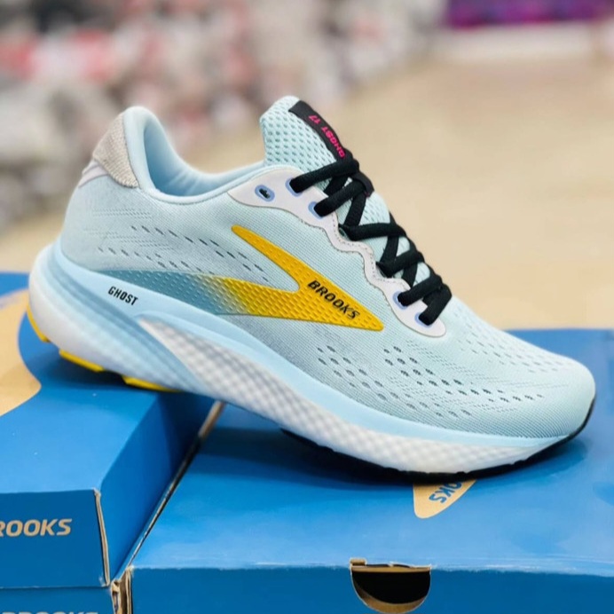 بروکس گاست ۱۷ Brooks ghost 17 / اصل ویتنام / سایز ۴۰ ۴۱ ۴۲ ۴۳ ۴۴ ۴۵