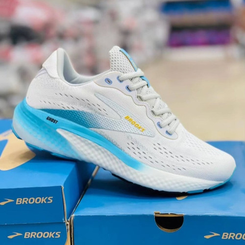 کتونی ویتنامی بروکس گاست ۱۷ اصل ویتنام وارداتی ویتنام