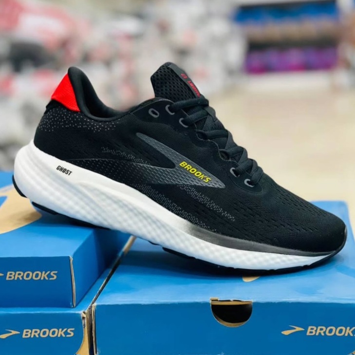 کتونی ویتنامی بروکس گاست ۱۷ اصل ویتنام وارداتی ویتنام