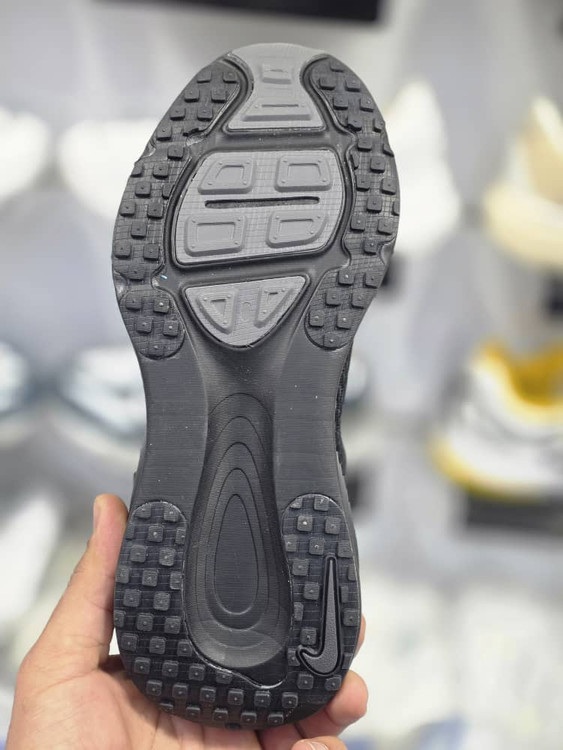 کتونی نایک ایر زوم ومرو پلاس nike zoom vemro plus