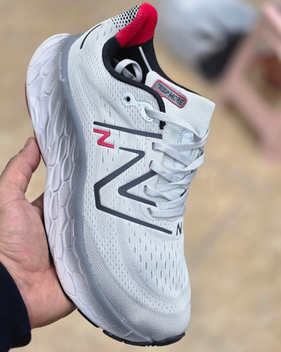 کتونی ویتنامی رانینگ و پیاده روی نیوبالانس فرش فوم newbalance fresh foam / کیفیت مستر کوالیتی A / سایز ۴۰ الی ۴۵