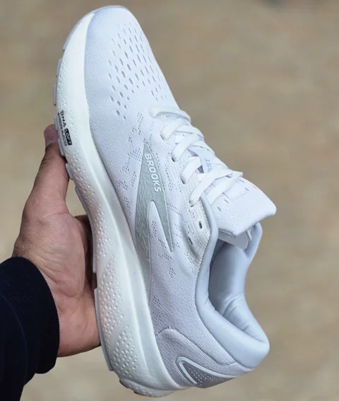 کتونی رانینگ و پیاده روی وارداتی بروکس گاست ۱۶ Brooks ghost 16 / اصل ویتنام / سایز ۴۰ ۴۱ ۴۲ ۴۳ ۴۴ ۴۵