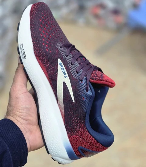کتونی رانینگ و پیاده روی وارداتی بروکس گاست ۱۶ Brooks ghost 16 / اصل ویتنام / سایز ۴۰ ۴۱ ۴۲ ۴۳ ۴۴ ۴۵