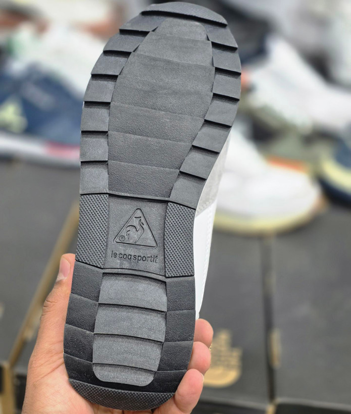 کتونی ویتنامی خروس نشان le coq sportif / ساخت ویتنام کیفیت مستر / سایز ۴۰ الی ۴۵
