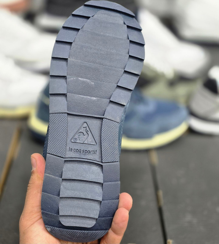 کتونی ویتنامی خروس نشان le coq sportif / ساخت ویتنام کیفیت مستر / سایز ۴۰ الی ۴۵