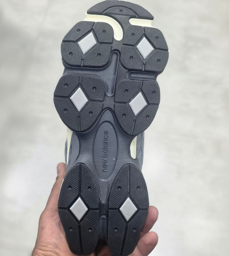 کتونی رانینگ و پیاده روی نیوبالانس ۹۰۶۰ / ضمانت کیفیت کالا / سایز 40 تا 45 | Newbalance 9060