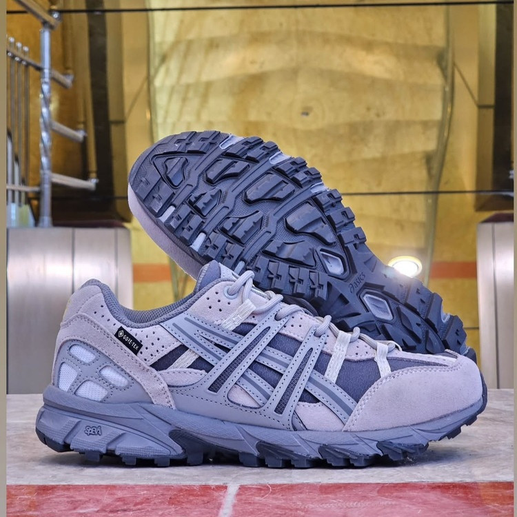 کتونی ویتنامی اسیکس ژل سونوما ۱۵ سایز ۴۰ تا ۴۵ فروش بصورت عمده و تک . Asics gel_ sonoma se Vietnam