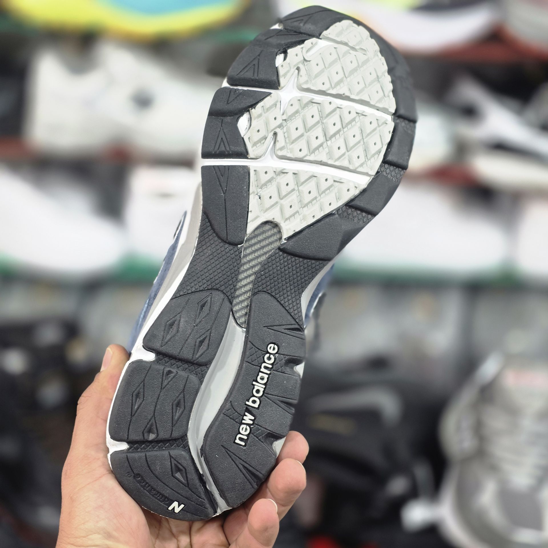 کتونی نیوبالانس ۹۹۰ / مستر کوالیتی A / سایز ۴۰ تا ۴۵ / Newbalance 990 v3
