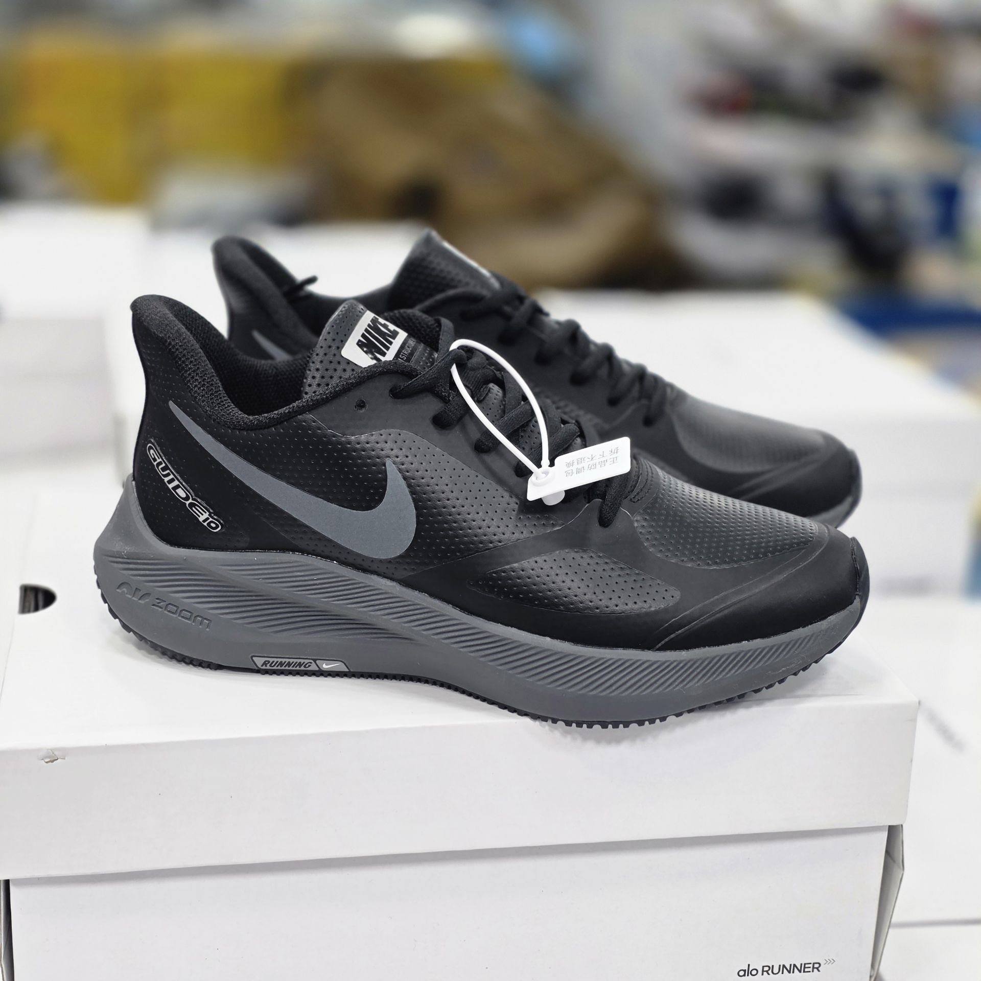 کتونی مردانه رانینگ گاید ۱۰ چرم ضد آب guide 10 / تولید ویتنام / وارداتی / سایز ۴۰ تا ۴۵ / nike guide 10