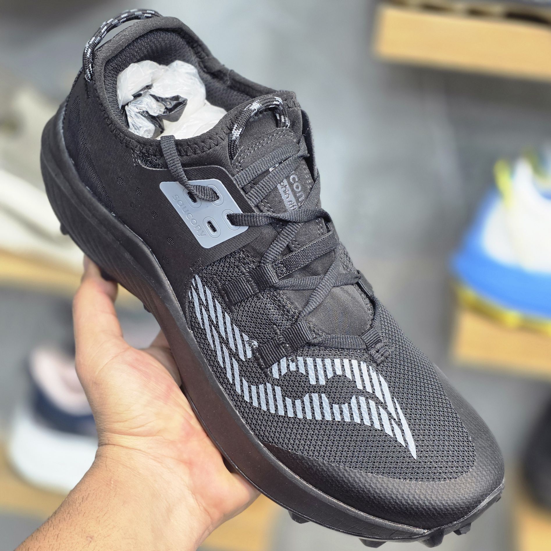 کتونی ویتنامی تراکینگ ساکونی اندورفین ریفت saucony endorphin rift / ضمانت کیفیت کالا / تک و عمده / سایز ۴۰ الی ۴۵