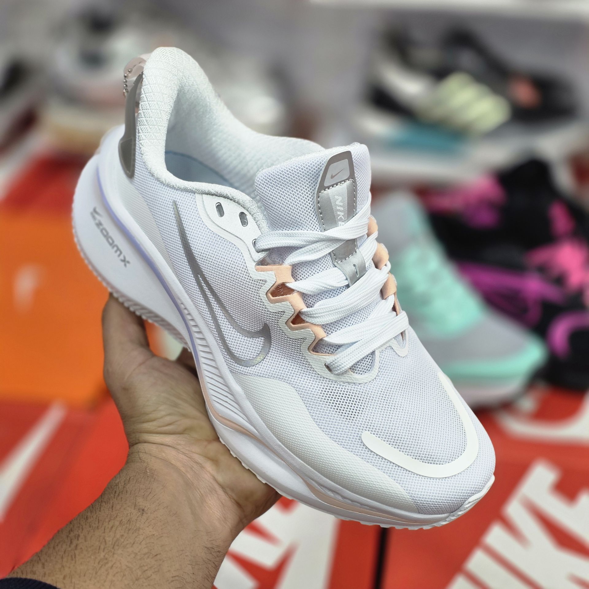 نایک زنانه زوم ایکس / اصل ویتنام / راحت و با دوام بالا / nike zoom x / سایز 37 38 39 40