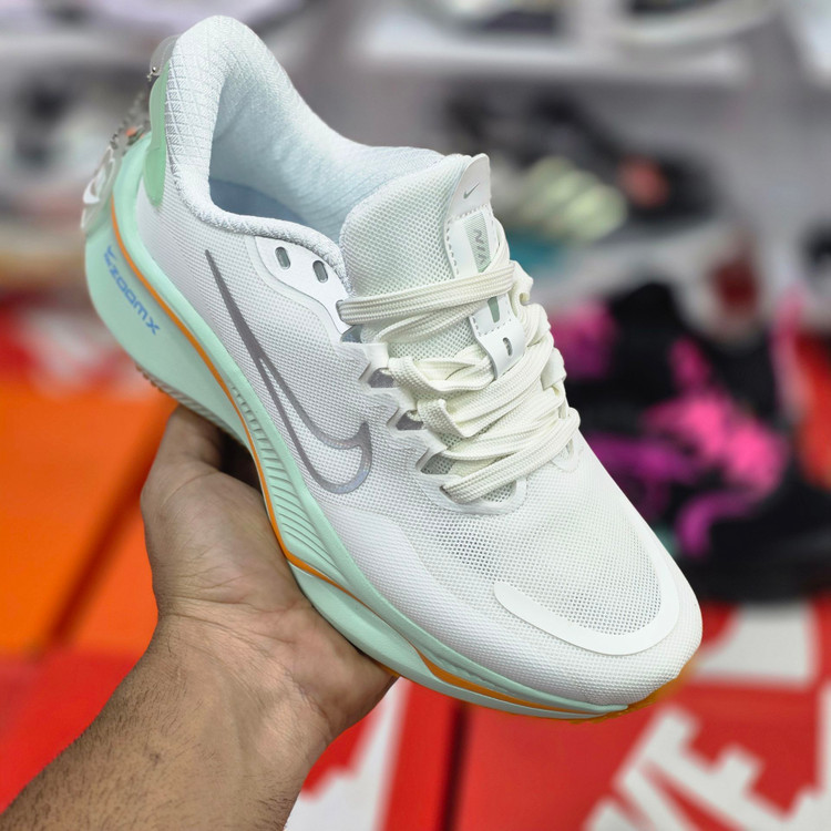 نایک زنانه زوم ایکس / اصل ویتنام / راحت و با دوام بالا / nike zoom x / سایز 37 38 39 40