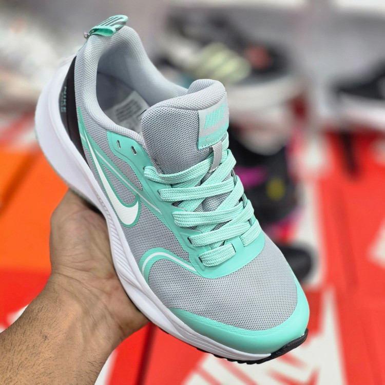 نایک زنانه زوم ایکس / اصل ویتنام / راحت و با دوام بالا / nike zoom x / سایز 37 38 39 40