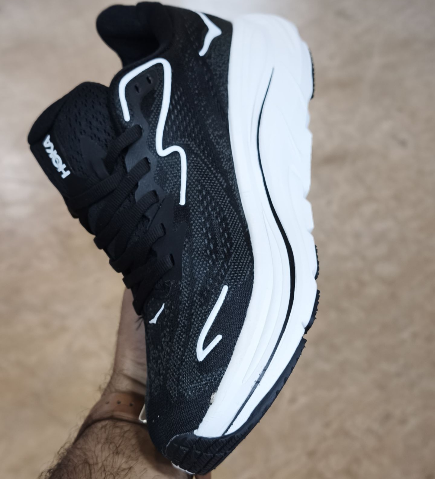 کتونی هوکا کلیفتون ۱۰ hoka cilifton 10 / وارداتی ویتنام کیفیت مستر / سایز ۴۰ الی ۴۵