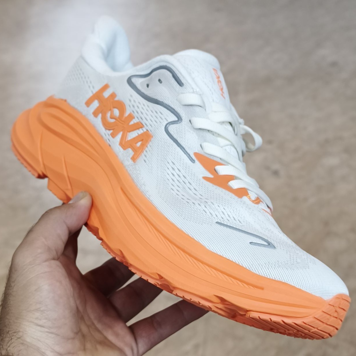 کتونی هوکا کلیفتون ۱۰ hoka cilifton 10 / وارداتی ویتنام کیفیت مستر / سایز ۴۰ الی ۴۵