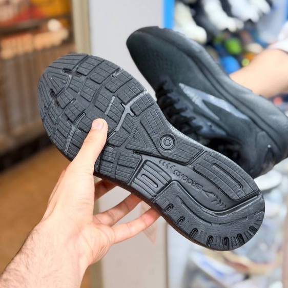 کتونی رانینگ و پیاده روی وارداتی بروکس گاست ۱۶ Brooks ghost 16 / اصل ویتنام / سایز ۴۰ ۴۱ ۴۲ ۴۳ ۴۴ ۴۵