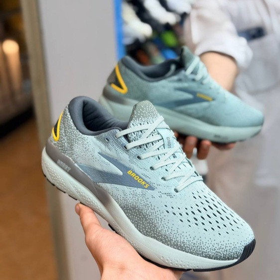 کتونی رانینگ و پیاده روی وارداتی بروکس گاست ۱۶ Brooks ghost 16 / اصل ویتنام / سایز ۴۰ ۴۱ ۴۲ ۴۳ ۴۴ ۴۵