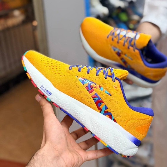 کتونی رانینگ و پیاده روی وارداتی بروکس گاست ۱۶ Brooks ghost 16 / اصل ویتنام / سایز ۴۰ ۴۱ ۴۲ ۴۳ ۴۴ ۴۵