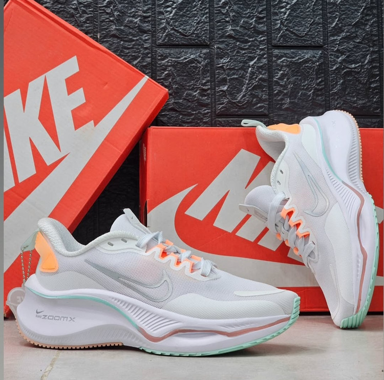 نایک زنانه زوم ایکس / اصل ویتنام / راحت و با دوام بالا / nike zoom x / سایز 37 38 39 40