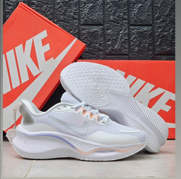 نایک زنانه زوم ایکس / اصل ویتنام / راحت و با دوام بالا / nike zoom x / سایز 37 38 39 40