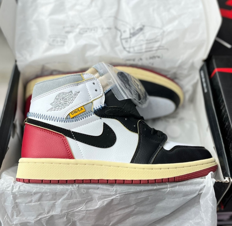 کتونی مردانه نایک ایر جردن وان / وارداتی ویتنام / سایز ۴۰ تا ۴۵ / فروش بصورت عمده و تک / Nike Air Jordan 1 Low Vietnam