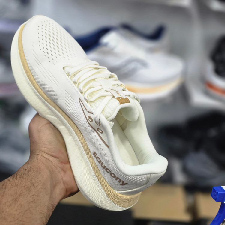 کتونی رانینگ و پیاده روی ساکونی مدل راید ۱۸ Saucony Ride 18/ ضمانت کیفیت کالا / فروش عمده و تک / سایز بندی ۴۰ ۴۱ ۴۲ ۴۳ ۴۴ ۴۵