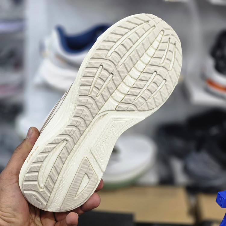کتونی رانینگ و پیاده روی ساکونی مدل راید ۱۸ Saucony Ride 18/ ضمانت کیفیت کالا / فروش عمده و تک / سایز بندی ۴۰ ۴۱ ۴۲ ۴۳ ۴۴ ۴۵
