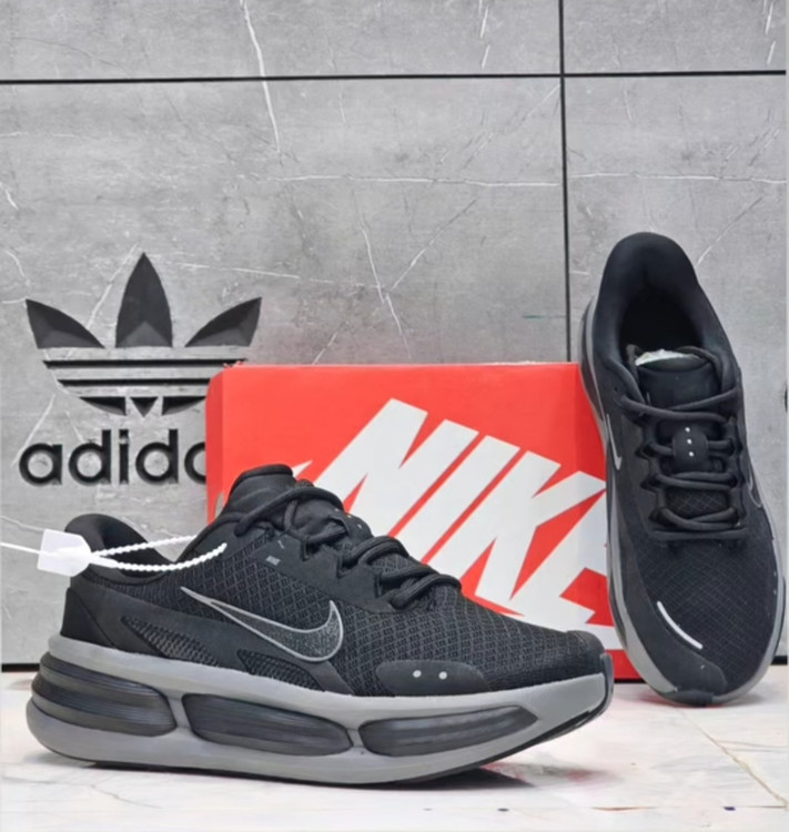 کتونی رانینگ وپیاده روی نایک کامفورت nike comfort / ضمانت ویتنامی و کیفیت / سایز ۴۰ لی ۴۵ / فروش بصورت عمده و تک