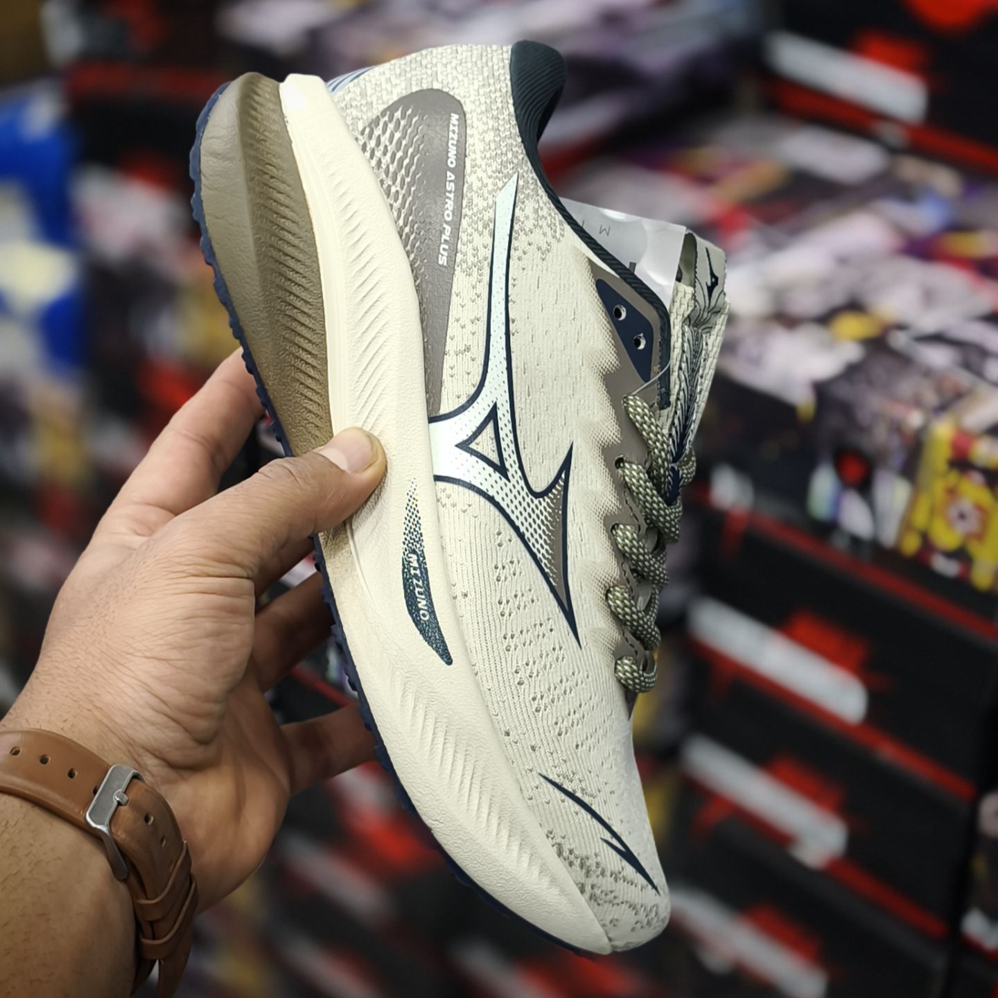 کتونی میزانو آسترو پلاس Mizuno astro plus / ضمانت ویتنامی و کیفیت / سایز ۴۰ الی ۴۵