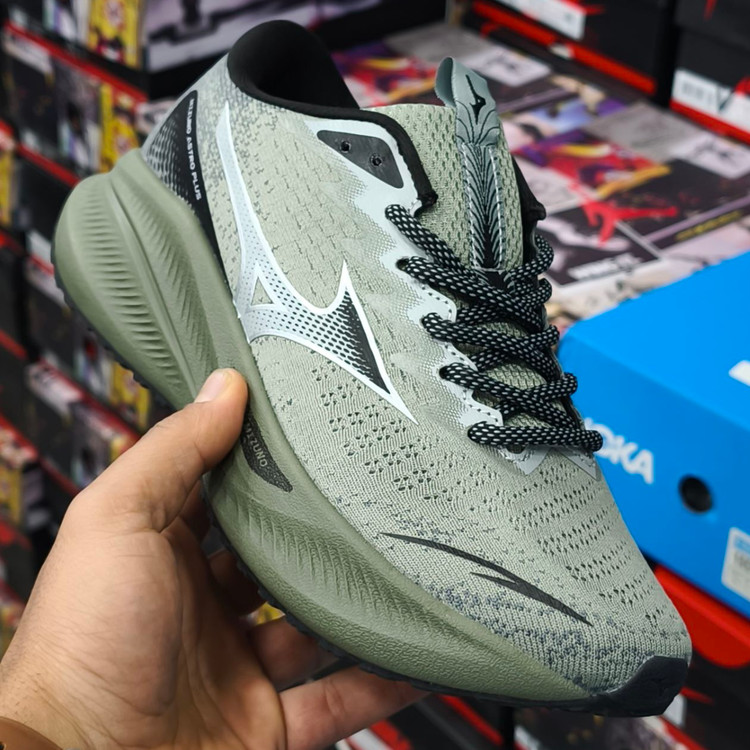کتونی میزانو آسترو پلاس Mizuno astro plus / ضمانت ویتنامی و کیفیت / سایز ۴۰ الی ۴۵