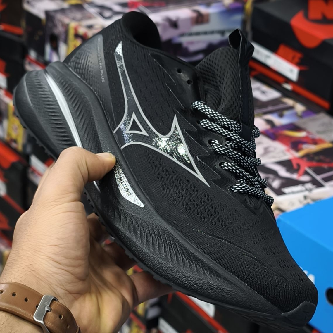کتونی میزانو آسترو پلاس Mizuno astro plus / ضمانت ویتنامی و کیفیت / سایز ۴۰ الی ۴۵