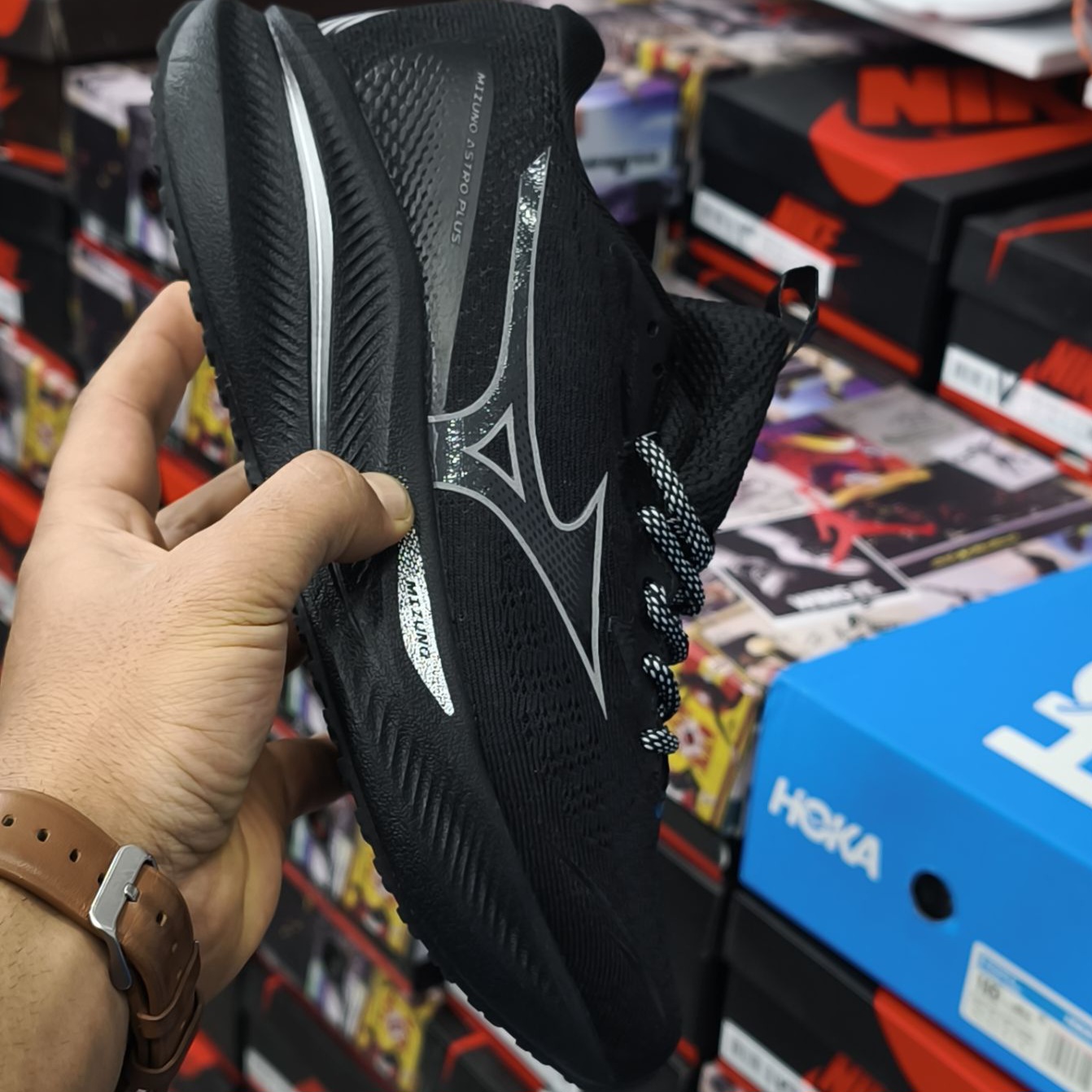 کتونی میزانو آسترو پلاس Mizuno astro plus / ضمانت ویتنامی و کیفیت / سایز ۴۰ الی ۴۵