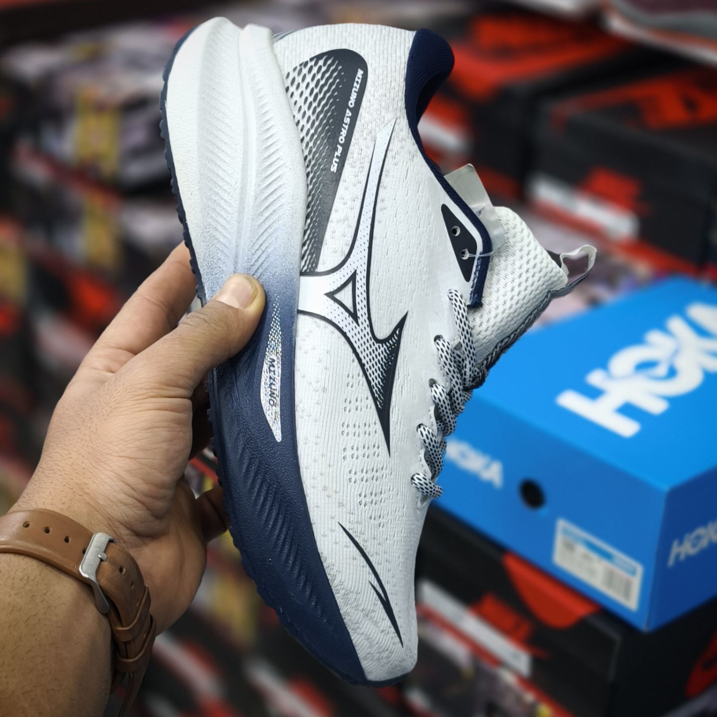 کتونی میزانو آسترو پلاس Mizuno astro plus / ضمانت ویتنامی و کیفیت / سایز ۴۰ الی ۴۵
