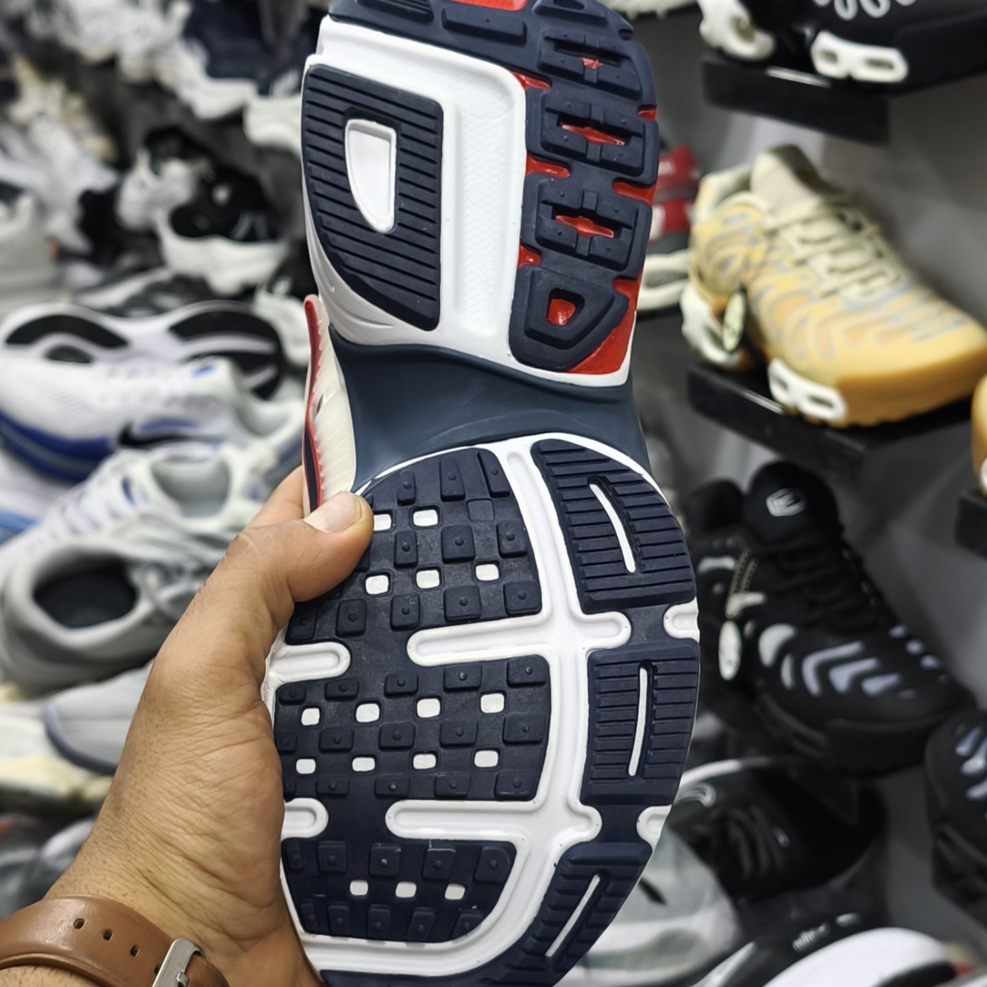 کتونی ویتنامی نایک کشلون وی تو کی | وارداتی ویتنام | باجعبه Nike V2k Run سایز بندی کامل 40 تا 45