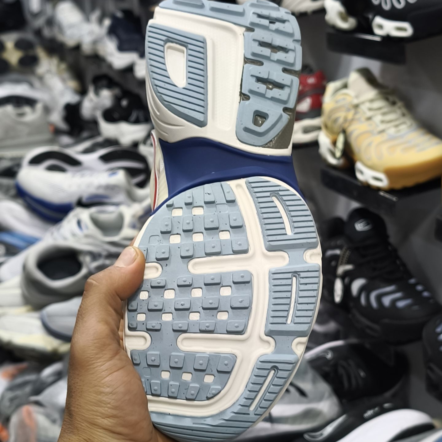 کتونی ویتنامی نایک کشلون وی تو کی | وارداتی ویتنام | باجعبه Nike V2k Run سایز بندی کامل 40 تا 45