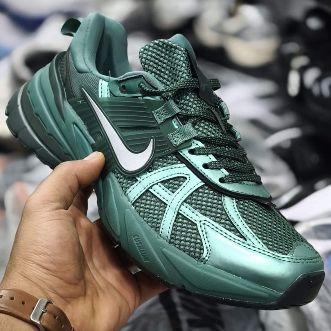 کتونی ویتنامی نایک کشلون وی تو کی | وارداتی ویتنام | باجعبه Nike V2k Run سایز بندی کامل 40 تا 45