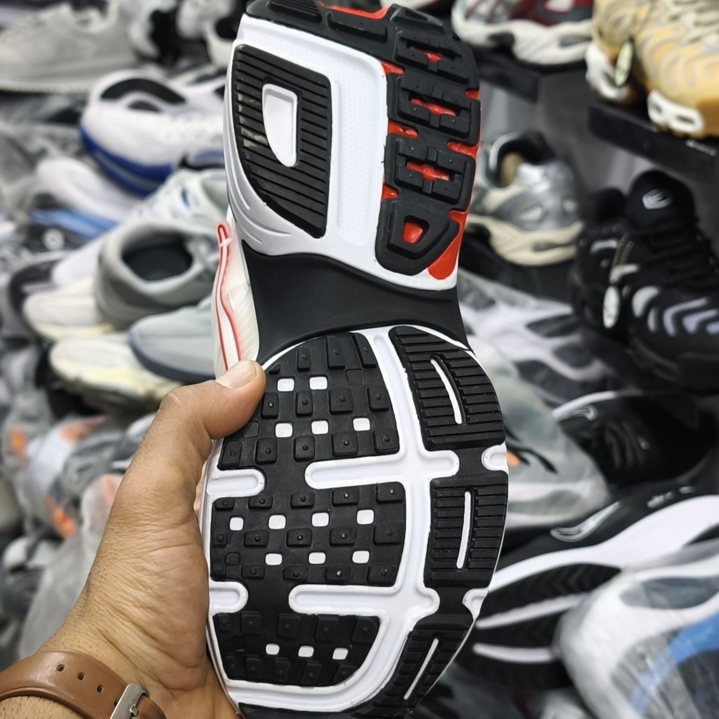 کتونی ویتنامی نایک کشلون وی تو کی | وارداتی ویتنام | باجعبه Nike V2k Run سایز بندی کامل 40 تا 45
