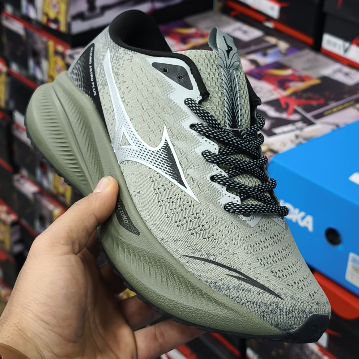 کتونی میزانو آسترو پلاس Mizuno astro plus / ضمانت ویتنامی و کیفیت / سایز ۴۰ الی ۴۵