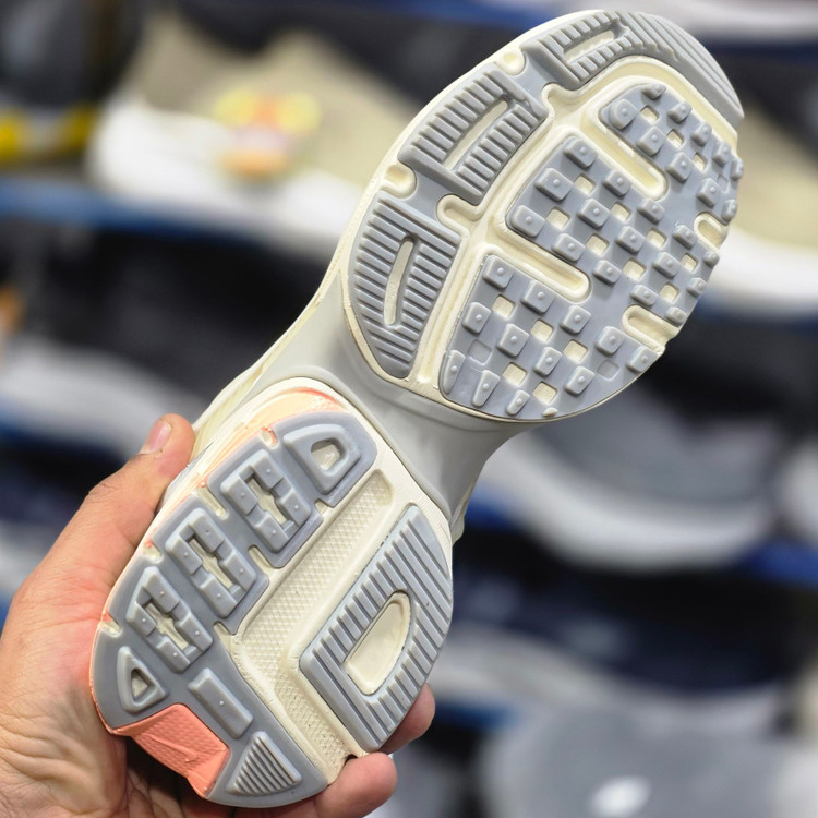 کتونی ویتنامی زنانه نایک کشلون وی تو کی | وارداتی ویتنام | باجعبه Nike V2k Run سایز بندی کامل 37 تا 40