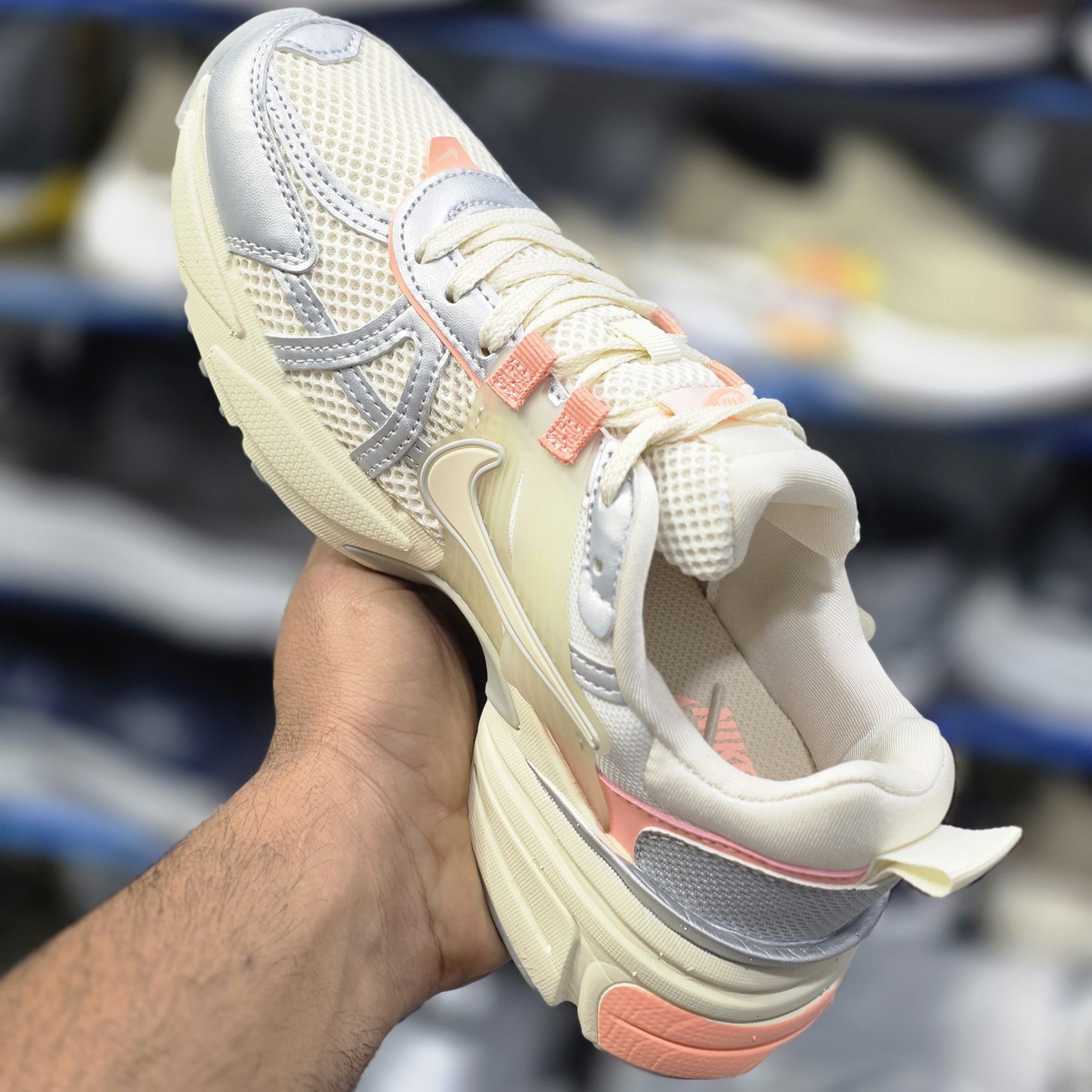 کتونی ویتنامی زنانه نایک کشلون وی تو کی | وارداتی ویتنام | باجعبه Nike V2k Run سایز بندی کامل 37 تا 40